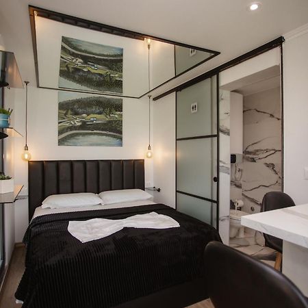 446 Tiny House Shiroke Villa Bagian luar foto