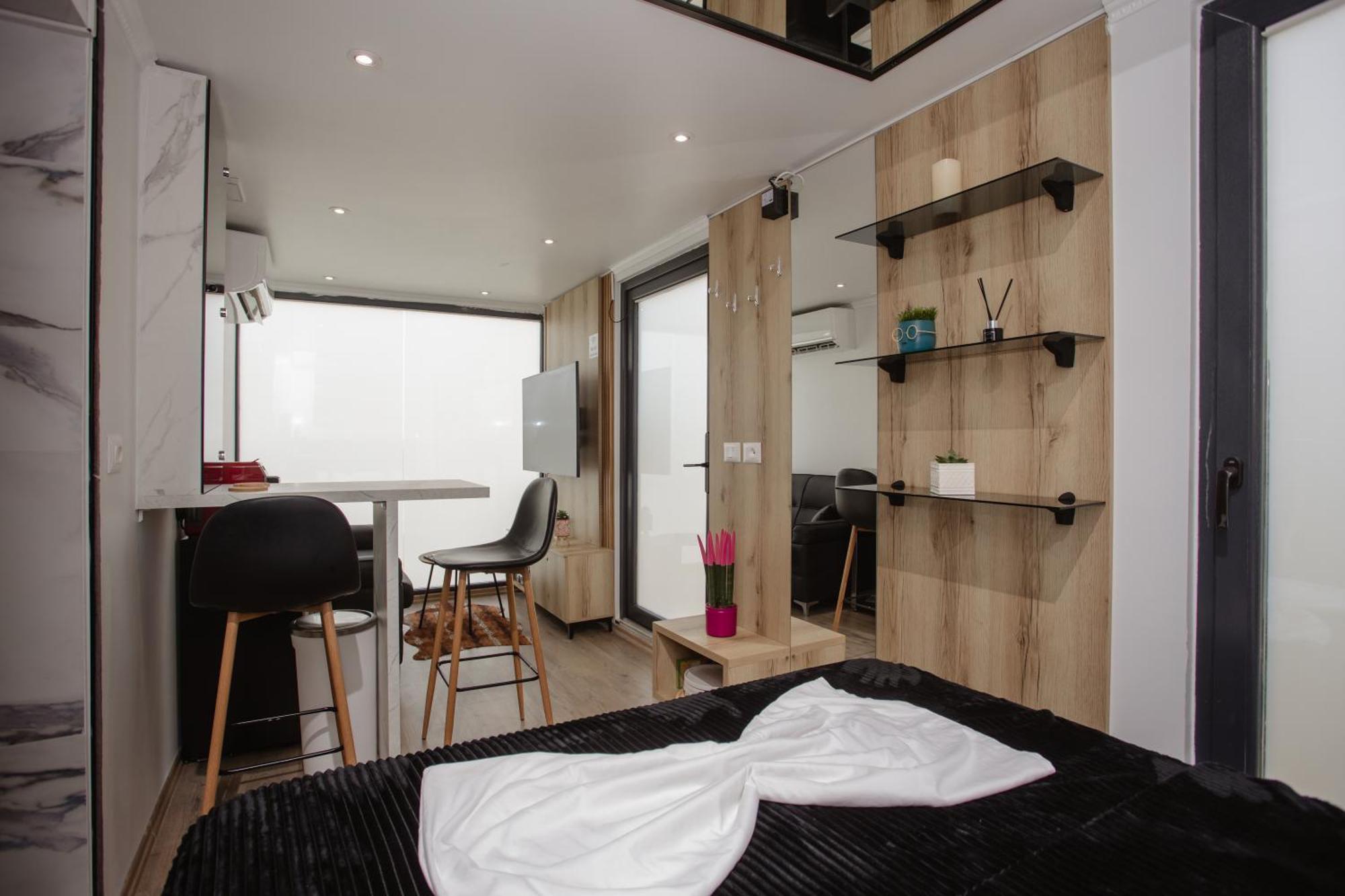 446 Tiny House Shiroke Villa Bagian luar foto