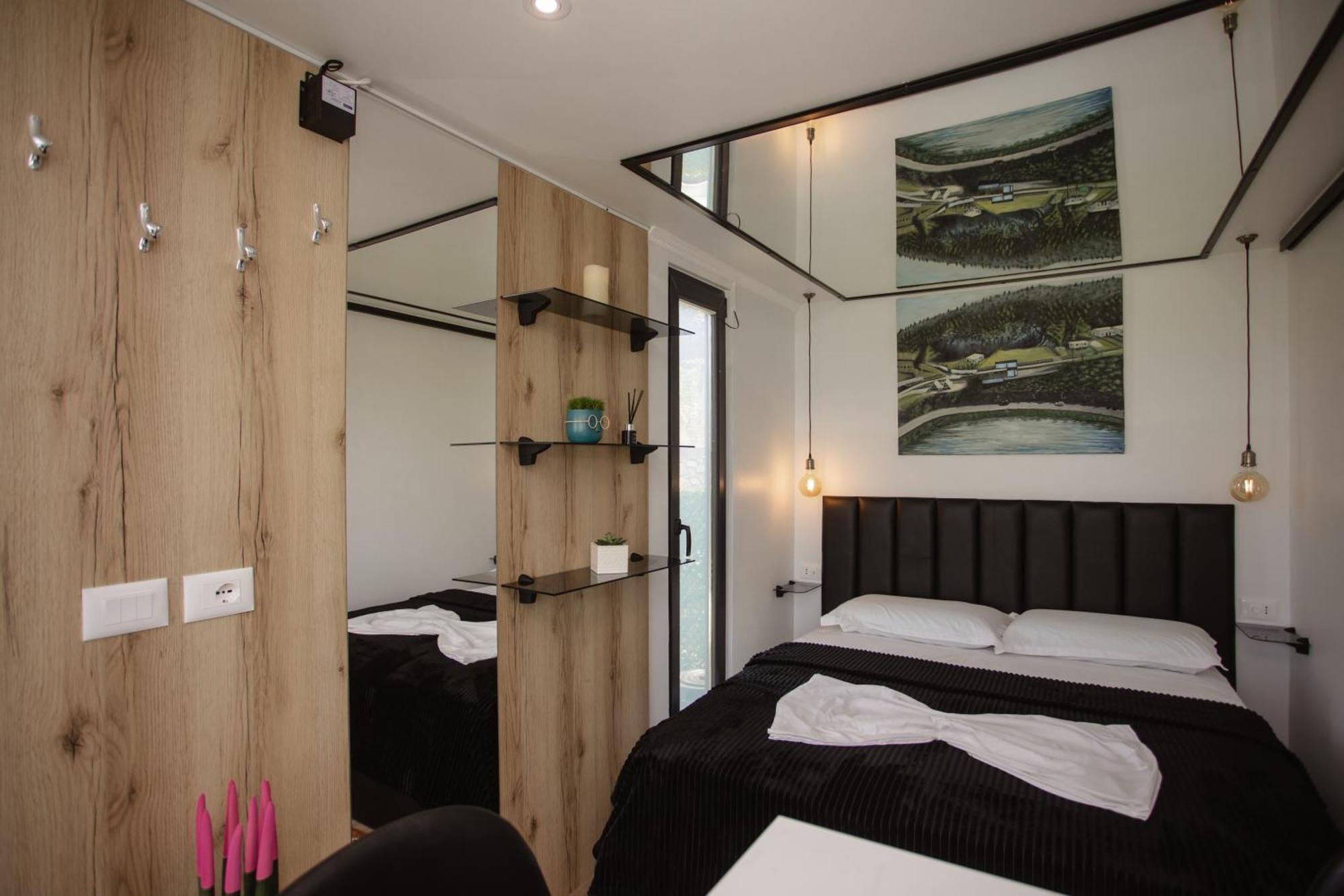 446 Tiny House Shiroke Villa Bagian luar foto