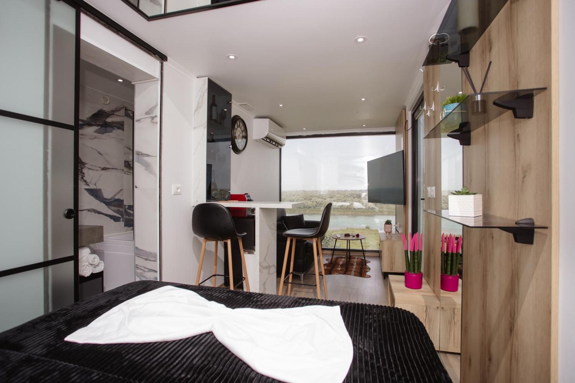 446 Tiny House Shiroke Villa Bagian luar foto