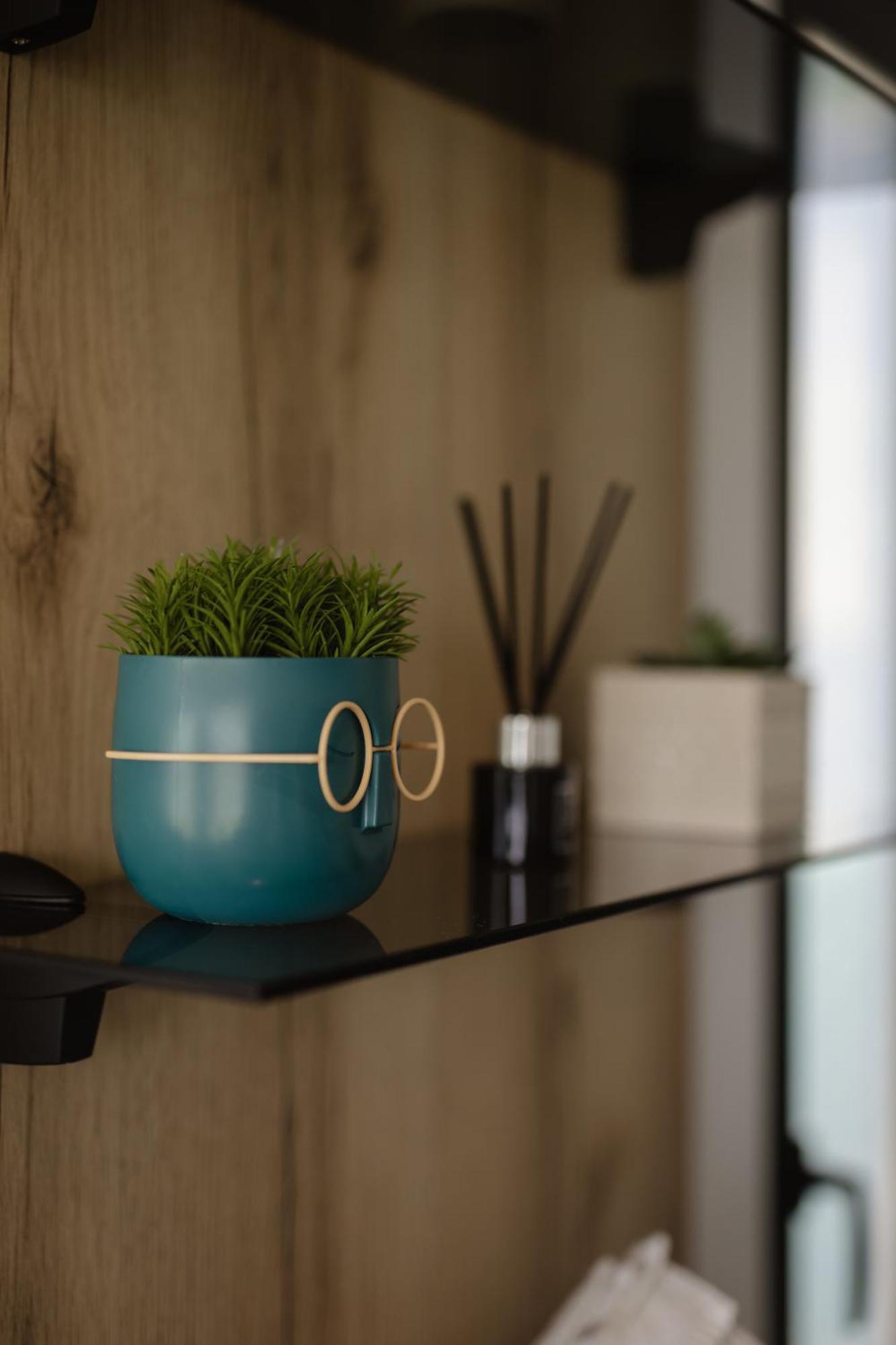 446 Tiny House Shiroke Villa Bagian luar foto